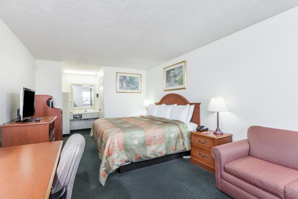 Rodeway Inn カディス  エクステリア 写真
