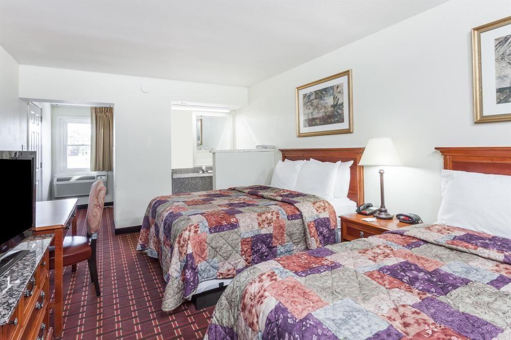 Rodeway Inn カディス  エクステリア 写真